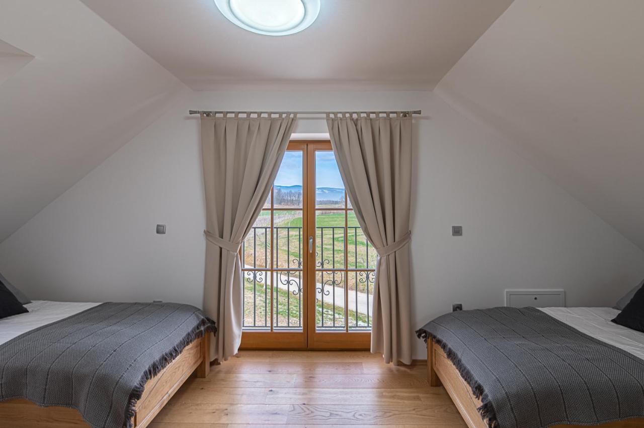 Apartment Domacija Vrski